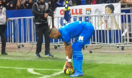 赛后情书：上海海港再度夺冠，颜骏凌历史最被低估门将