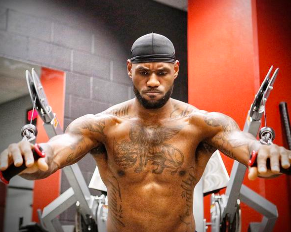 中超：武汉三镇主场1-0小胜上海申花（中超：武汉三镇坐镇主场1比0力克上海申花）