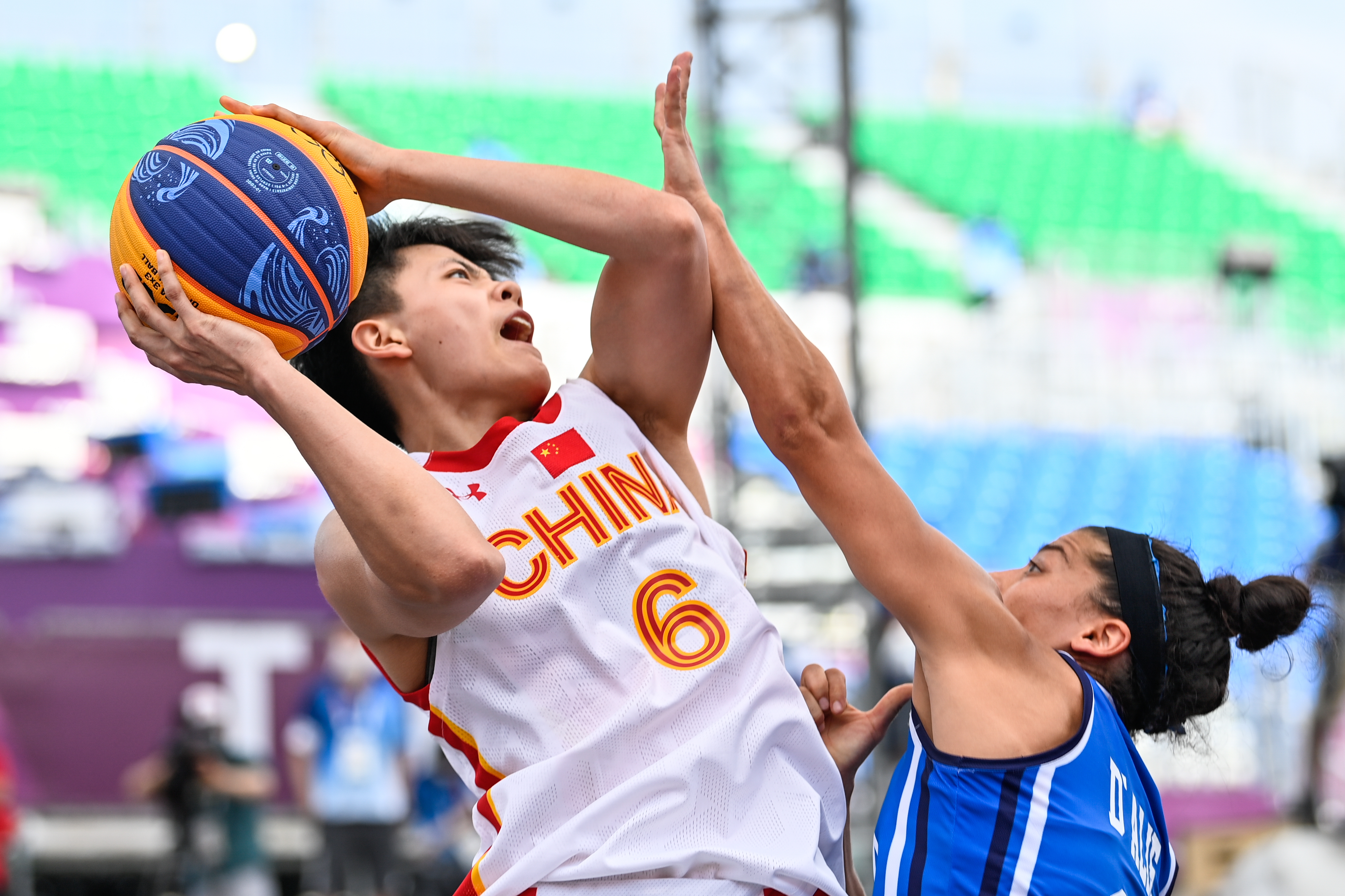 澎湃：管理层想复刻郭士强案例恐有偏差，邵佳一应提升抗压能力（澎湃：管理层复刻郭士强模式或有误判，邵佳一需增强抗压能力）