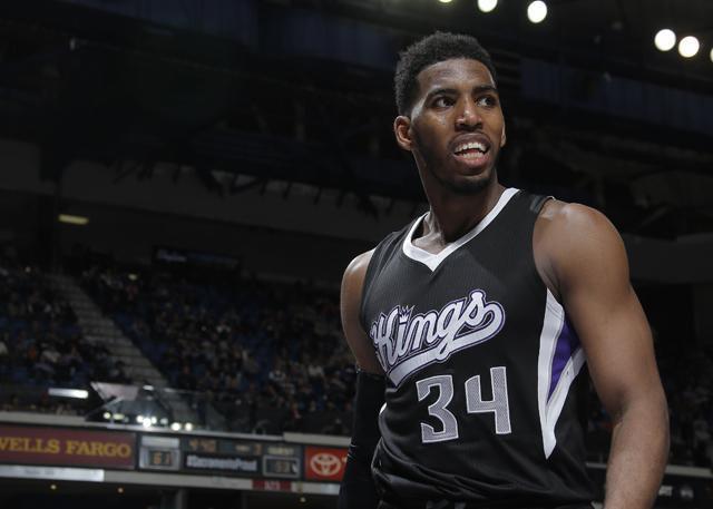 五星吐槽中足联颁奖会：简陋敷衍，还不如有些公司的年会现场（中足联颁奖礼遭五颗星差评：寒酸敷衍，比不过不少公司的年会）