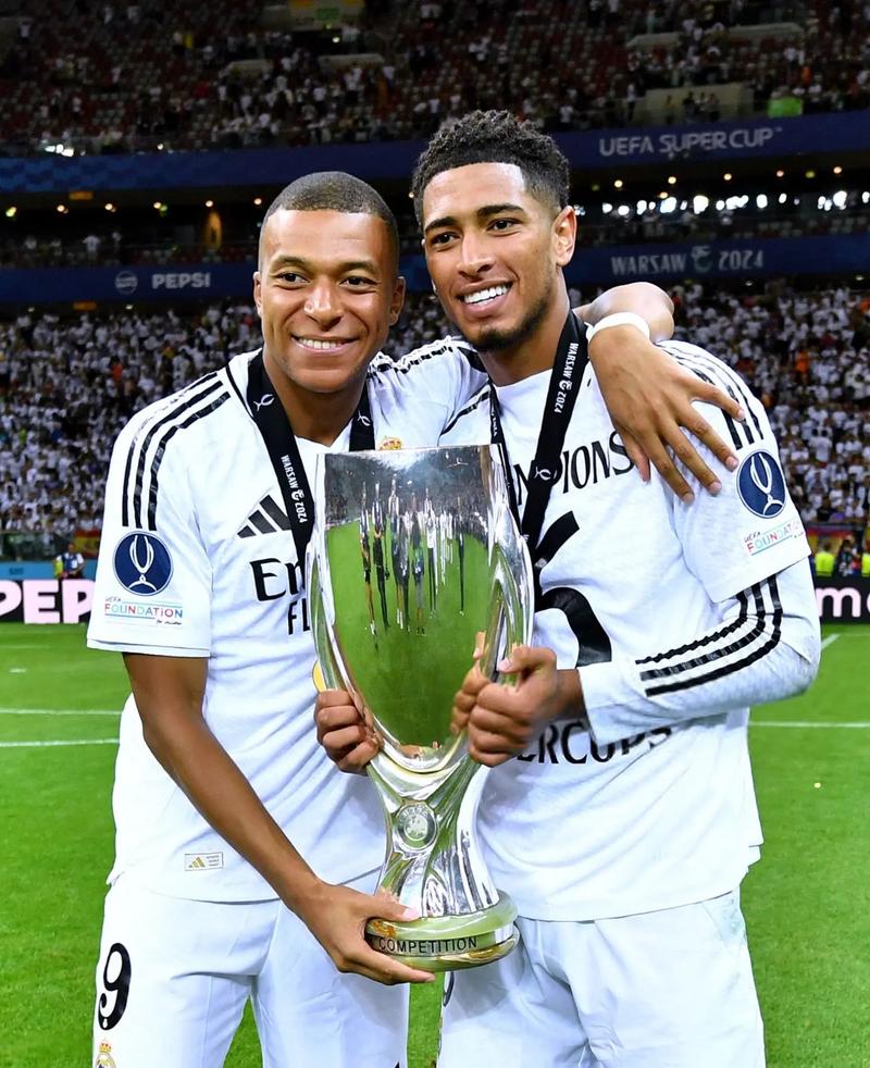 美媒：联盟历史上仅24名球员打过1297场常规赛