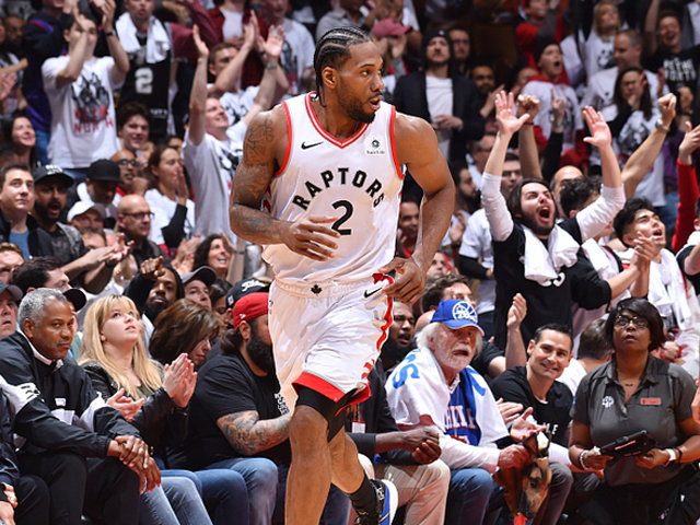 广东大胜广州：萨姆纳首秀伤退徐昕6中6 奎因29+6+7+5+6三分（广东轻取广州：萨姆纳首秀伤退，徐昕6投6中，奎因29分6板7助5抢断命中6记三分）